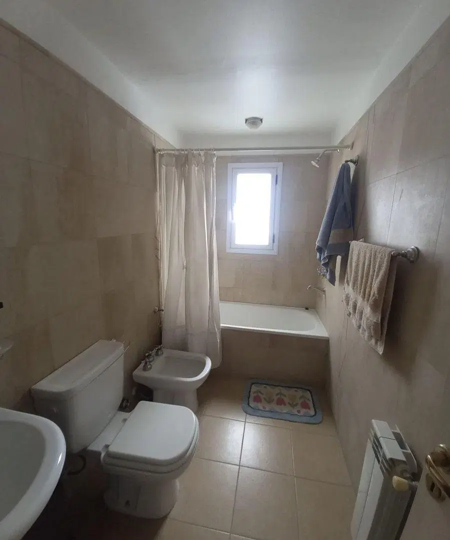 CASA EN VENTA , B ° LUJAN DEL SOL, CON PILETA 3