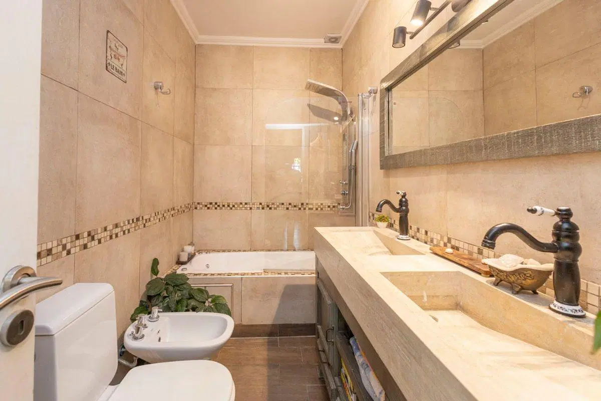 Venta Casa Devoto 5 amb pileta cochera PERMUTA 5