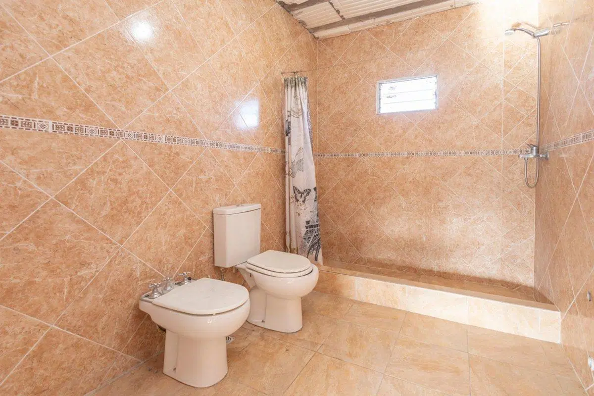 Oportunidad única en La Reja Comoda casa, luminosa 5