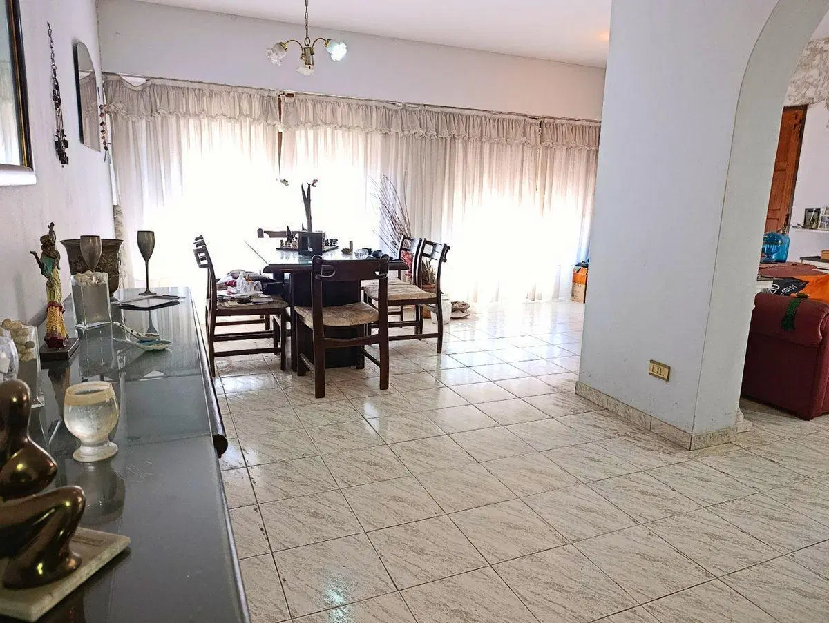 VENTA CASA 4 AMB + DEPENDENCIA PERMUTA R. MEJIA 5