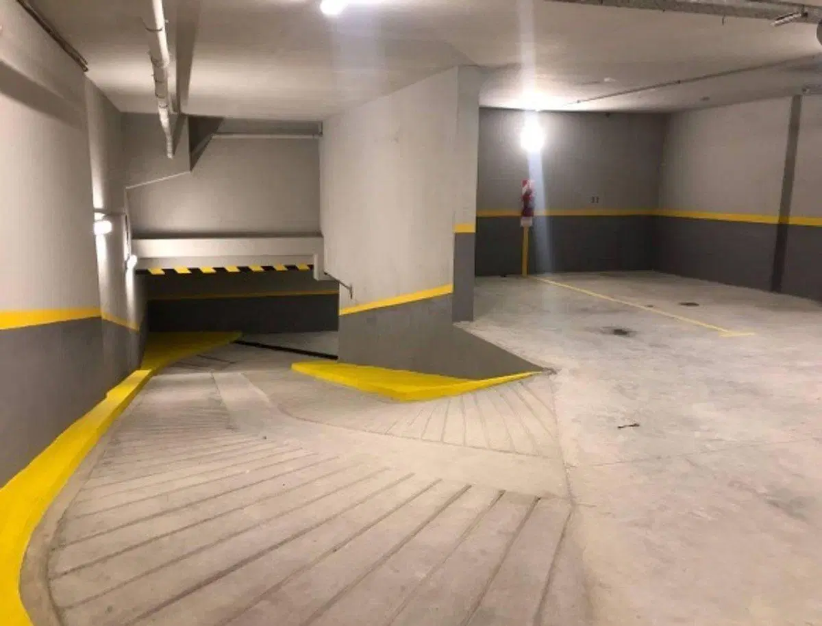 Venta Cochera Seguridad 24 hrs 2