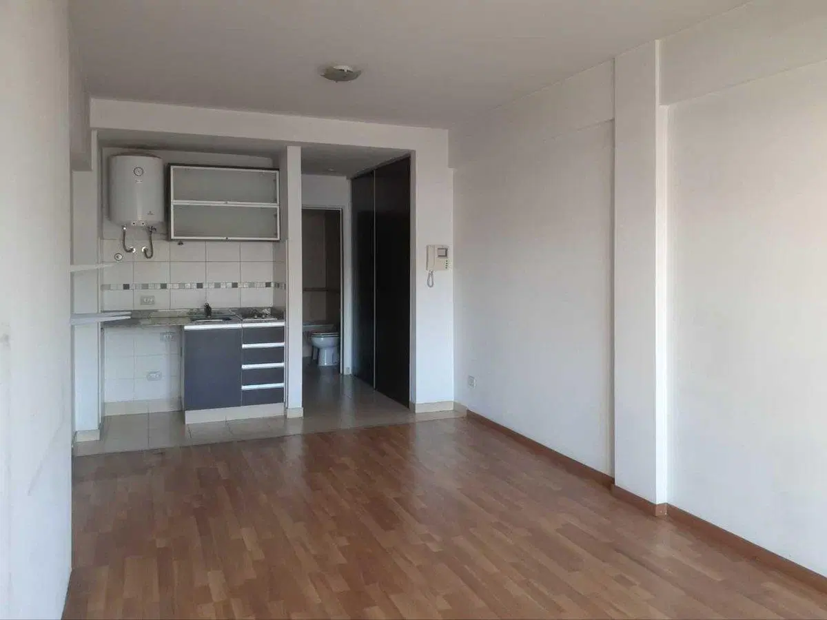 VENTA MONOAMBIENTE BALCÓN TERRAZA COCHERA  FLORES 3