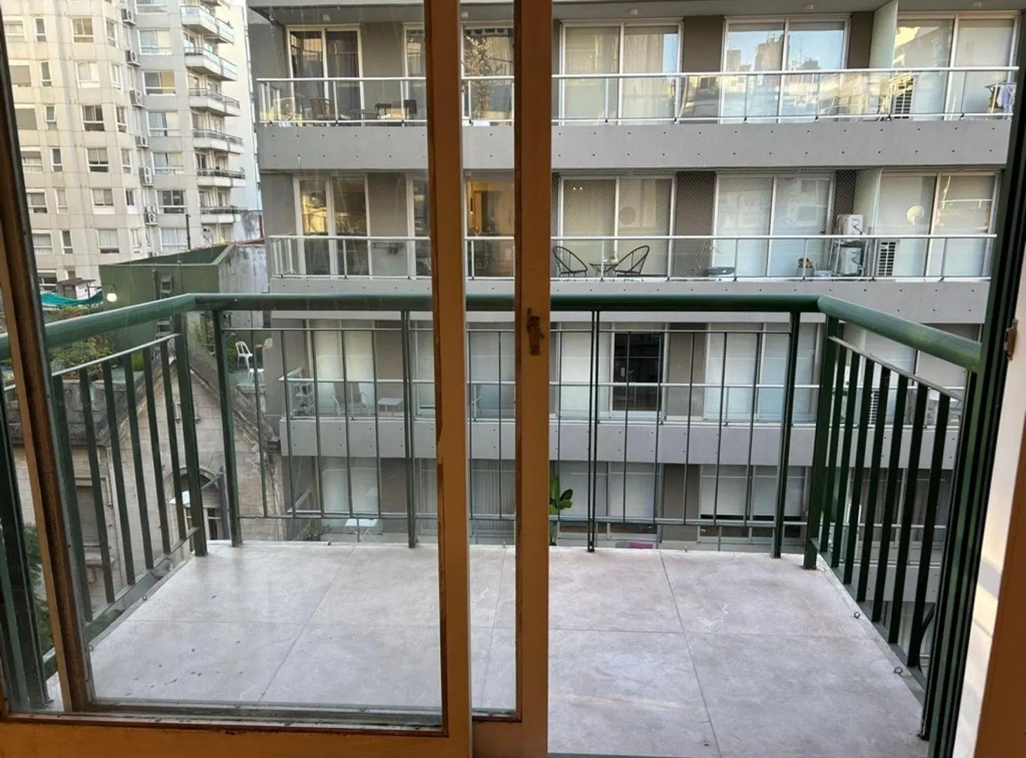 Monoambiente al frente-Balcón- Baulera-Recoleta 4