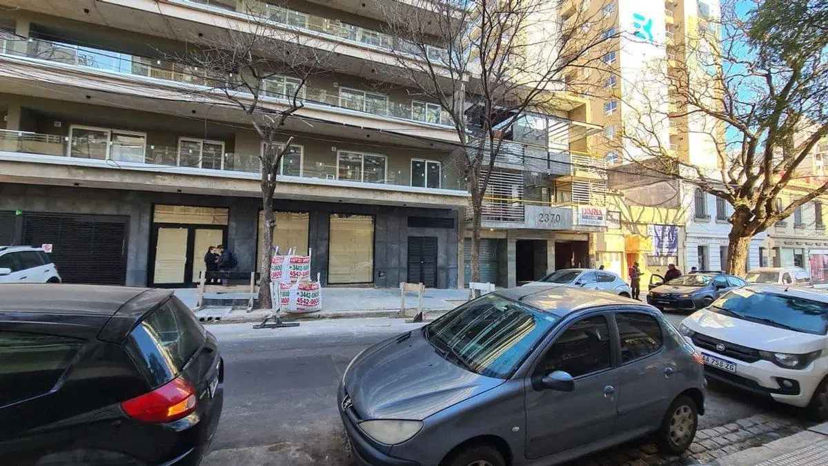 VENTA LOCAL  COMERCIAL PB  FRENTE NUÑEZ  ESTRENAR 4
