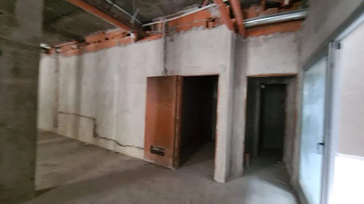 VENTA LOCAL  COMERCIAL PB  FRENTE NUÑEZ  ESTRENAR 3