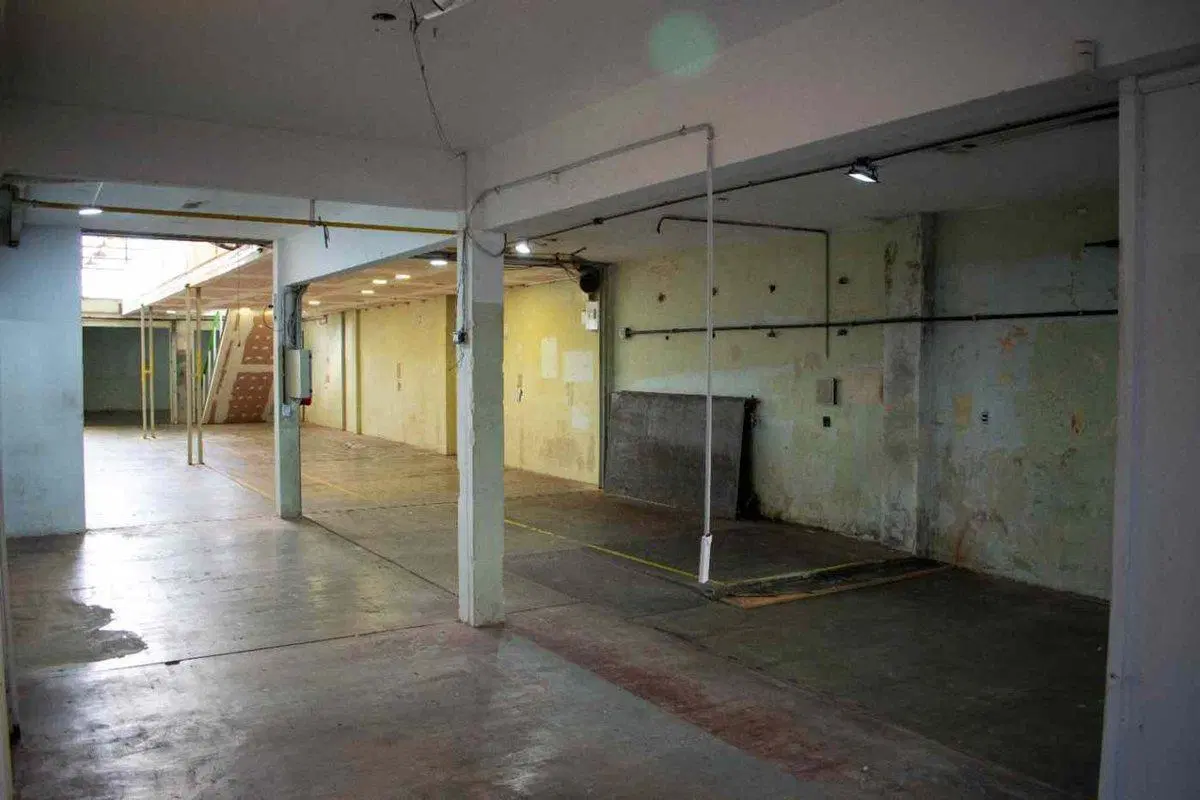 VENTA GALPON C/OFICINAS EN V. URQUIZA, EXCELENTE! 2