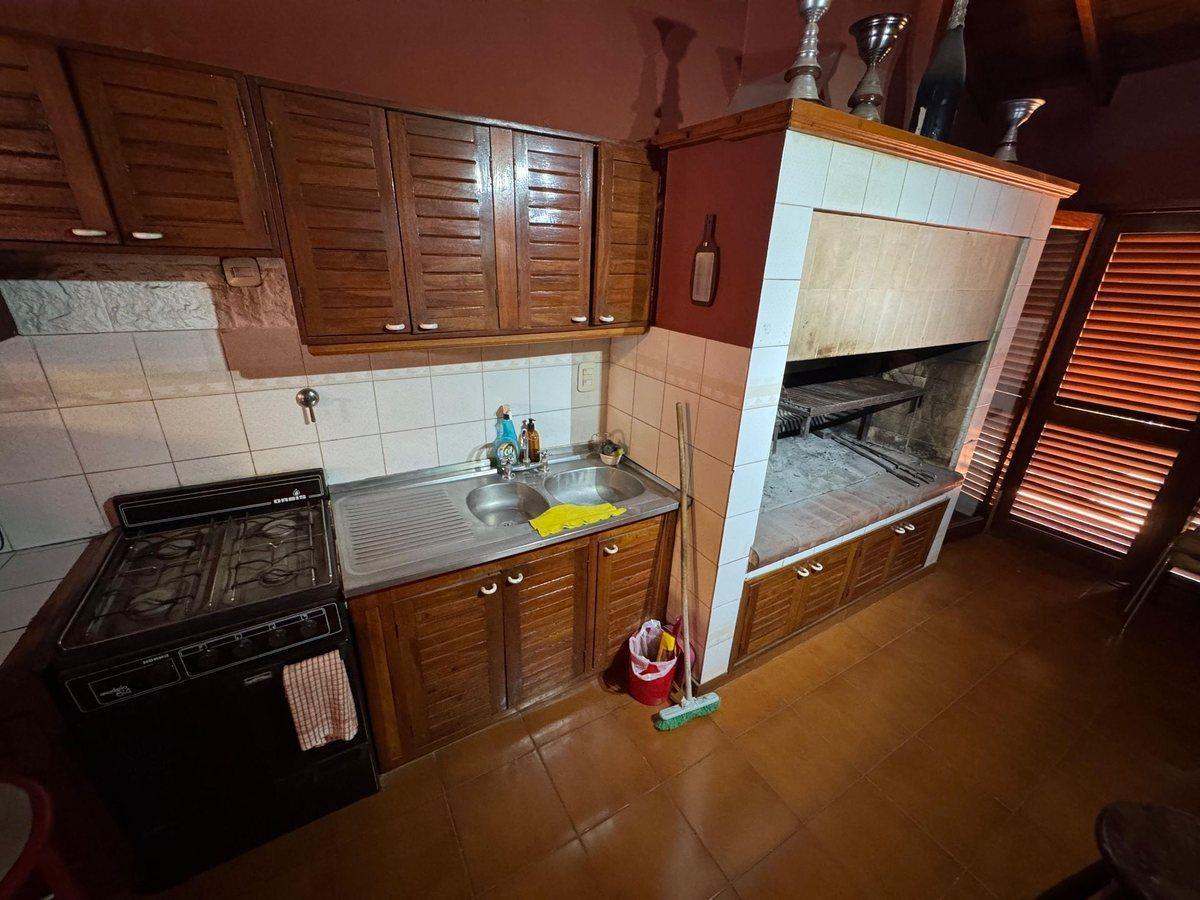 Foto de CASA 5/AMB+ESCRITORIO/GARAJE/PATIO/PILETA/QUINCHO!, imagen 3