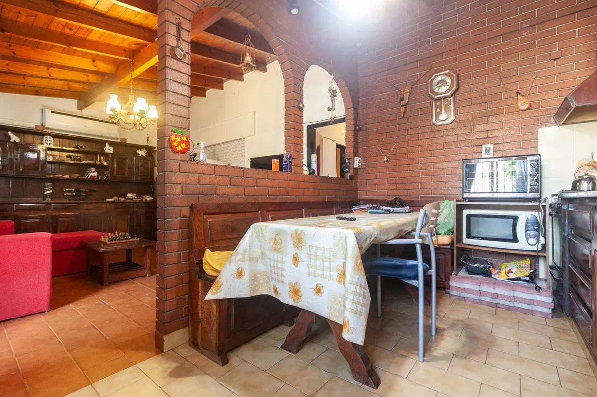VENTA CASA 4 AMB CON PILETA Y GARAGE 8