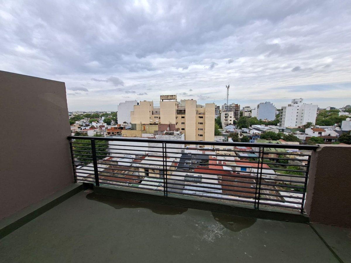 MONOAMBIENETE C/BALCON/EXCELENTE ESTADO/UBICACION!
