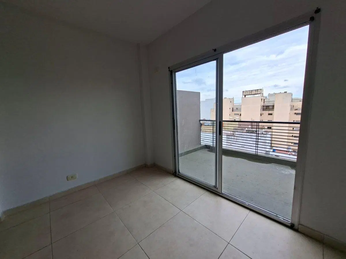 MONOAMBIENETE C/BALCON/EXCELENTE ESTADO/UBICACION! 4