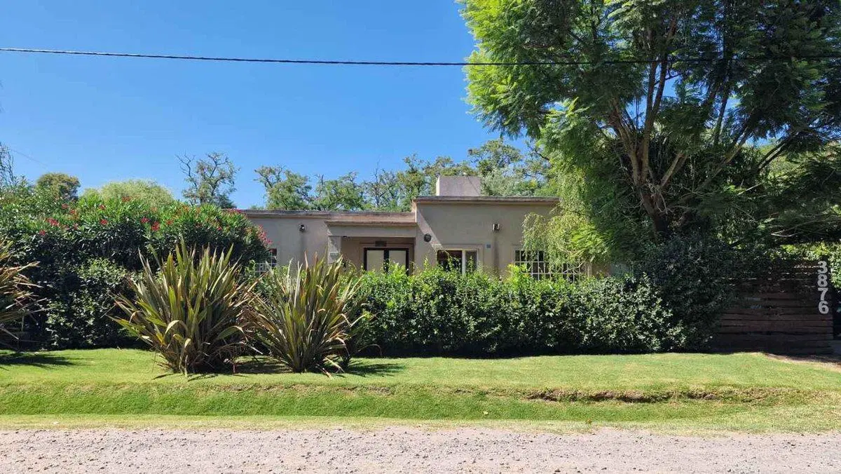 CASA 3 AMBIEN/C/PILETA/JARDIN /GALERIA/LAS PALMAS 4