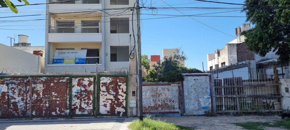 VENTA LOTE PROPIO CASEROS CENTRO INVERSOR