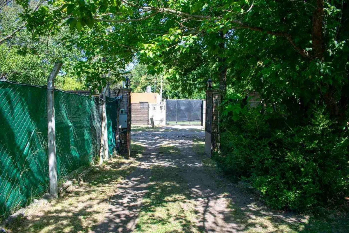 VENTA CASA LA REJA 5 AMB, ENORME PARQUE, EXCELENTE 2