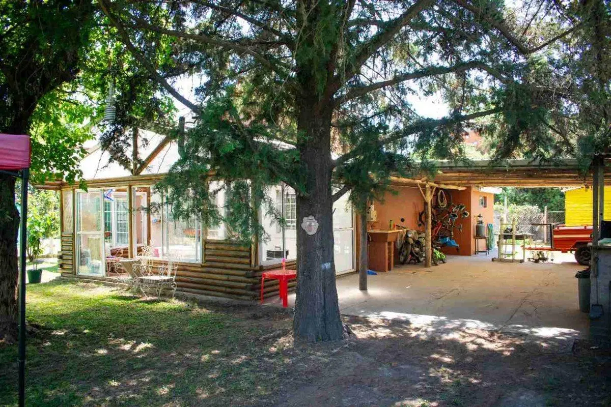 VENTA CASA LA REJA 5 AMB, ENORME PARQUE, EXCELENTE 3