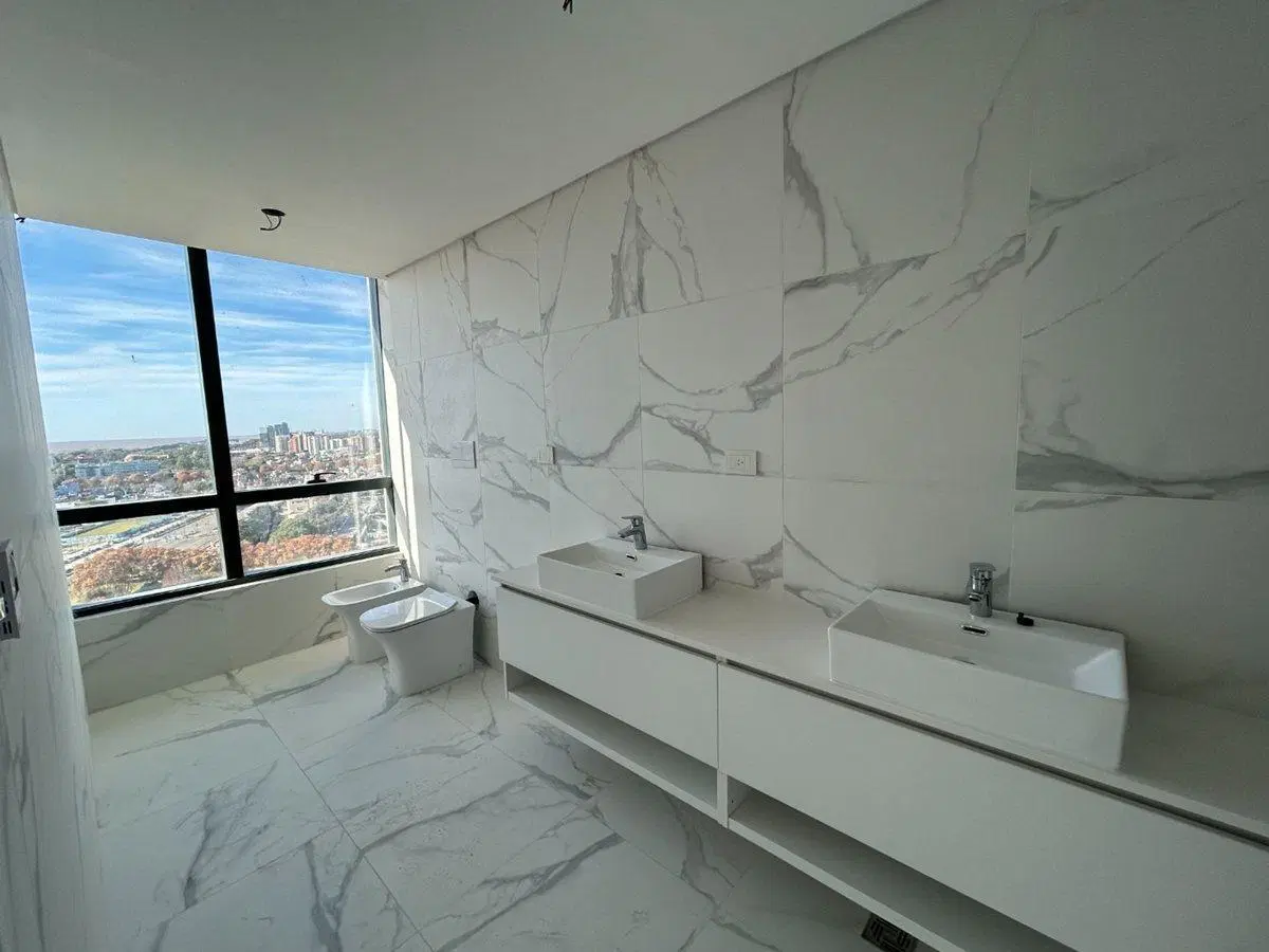 Increíble vista. Piso alto. Lujosos Amenites. 4