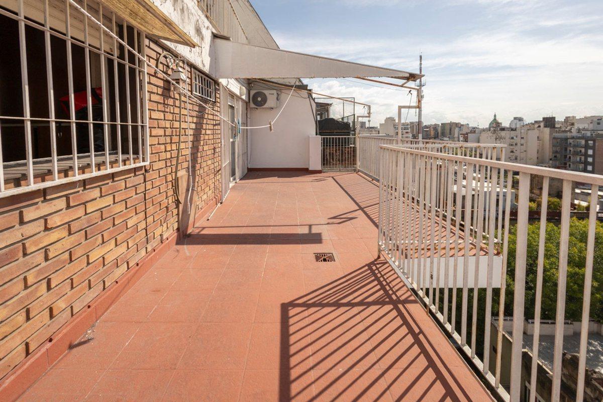 EXCELENTE DPTO DE 2 AMB CON BALCON ATERRAZADO!