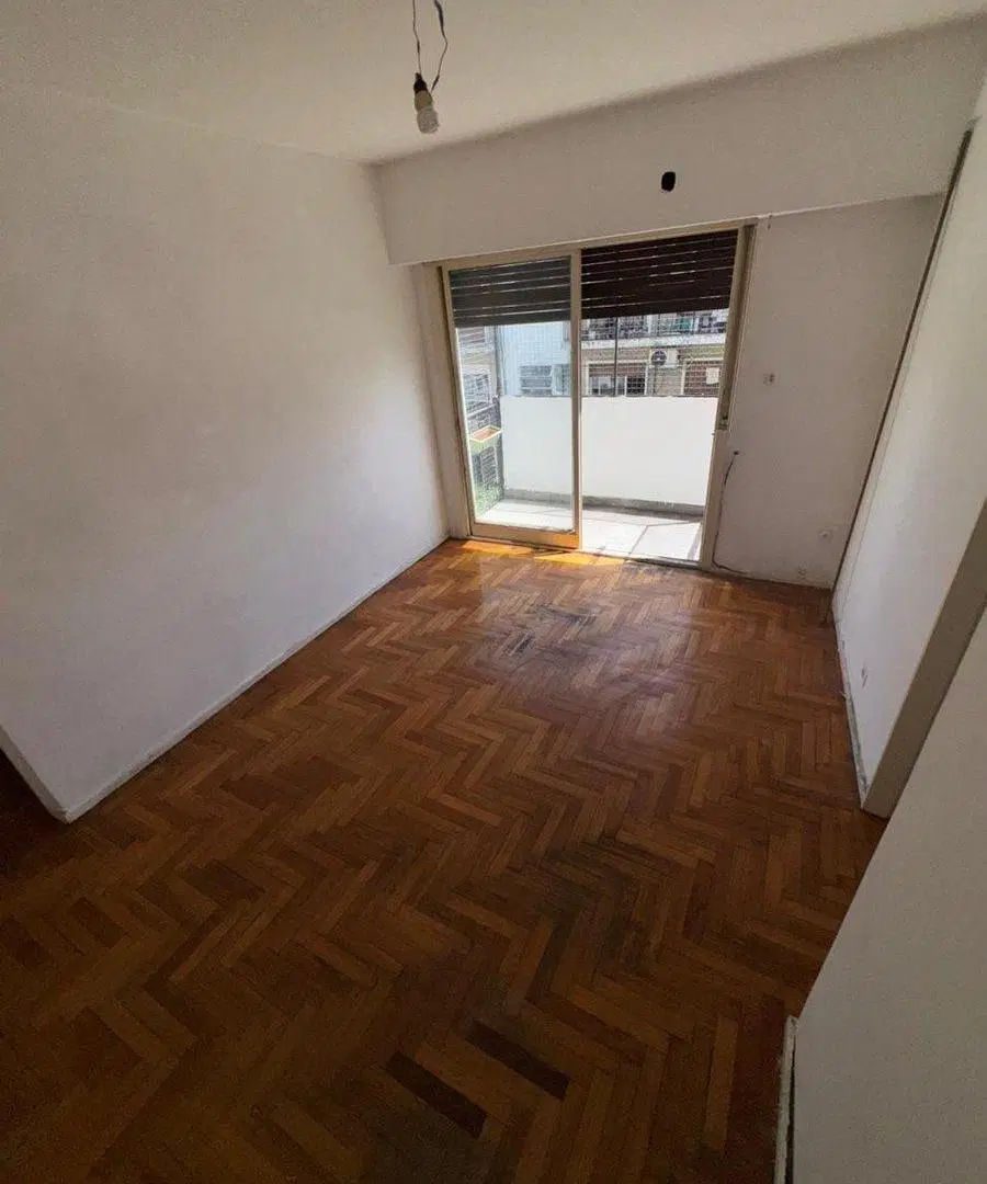 VENTA DOS AMBIENTES CON BALCON EN ALMAGRO LUMINOSO 3