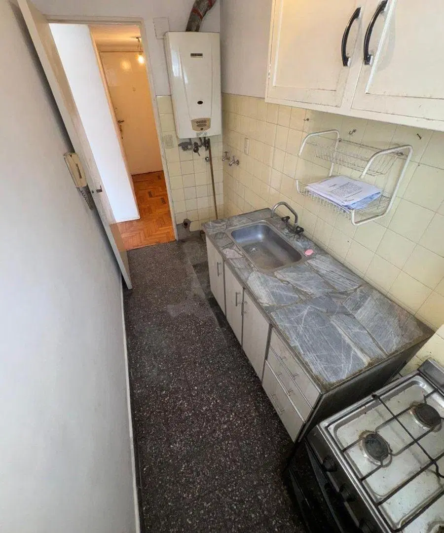 VENTA DOS AMBIENTES CON BALCON EN ALMAGRO LUMINOSO 4