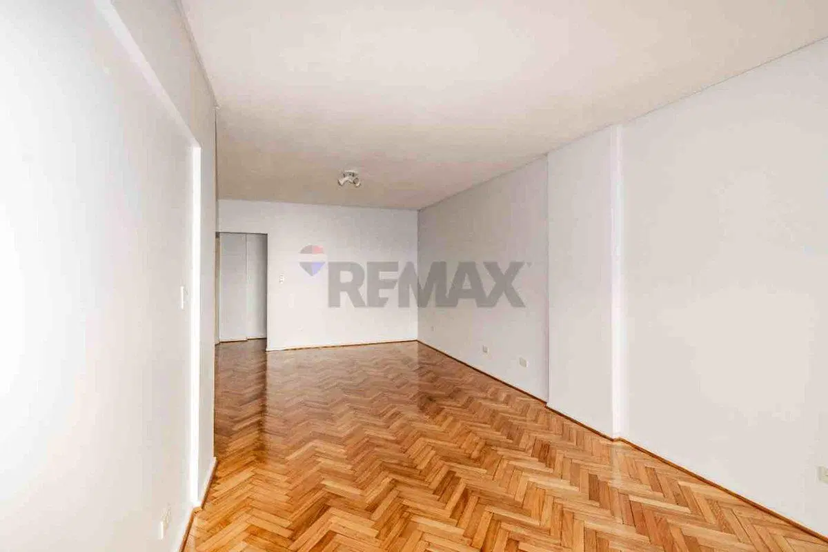 VENTA SEMIPISO 4 AMBIENTES- COLEGIALES 5