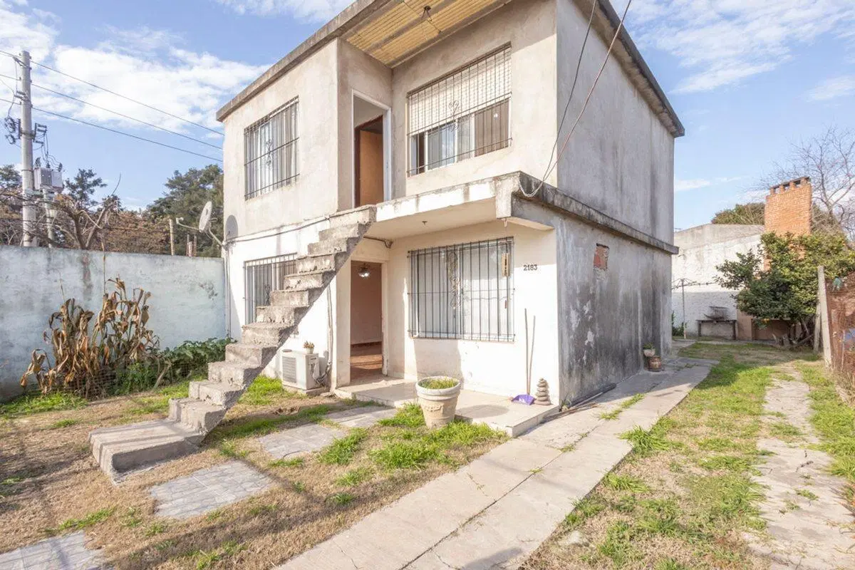 Oportunidad única en La Reja Comoda casa, luminosa 4