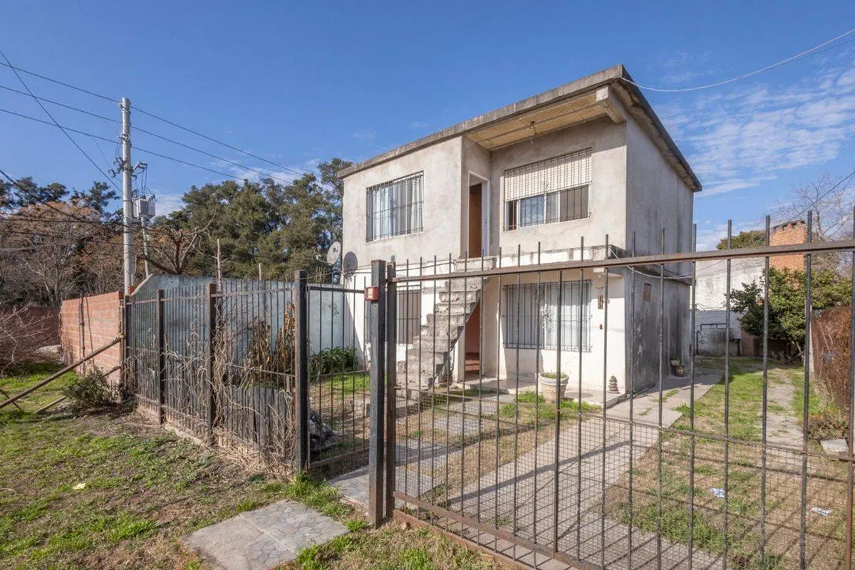 Oportunidad única en La Reja Comoda casa, luminosa 3