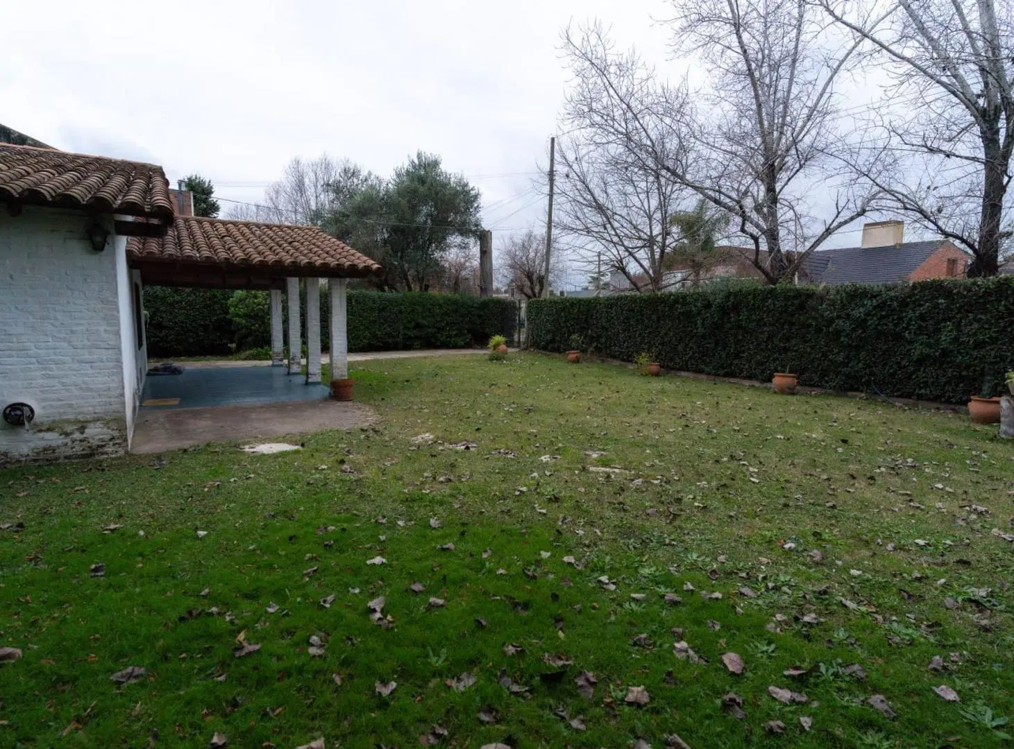 VENTA CASA CON PILETA, PARQUE Y PARRILA MARCOS PAZ 8