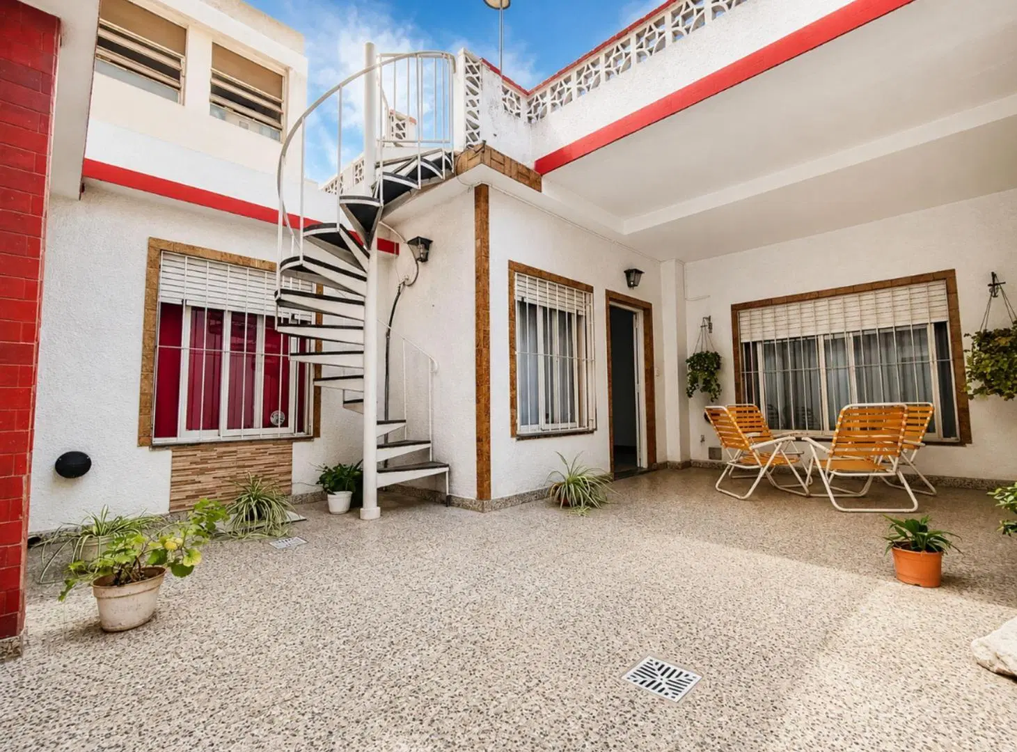 VENTA PH 3/4 AMB-PATIO Y TERRAZA- S/EXPENSAS 2