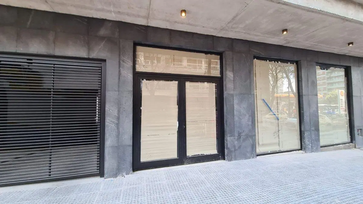VENTA LOCAL  COMERCIAL PB  FRENTE NUÑEZ  ESTRENAR 5