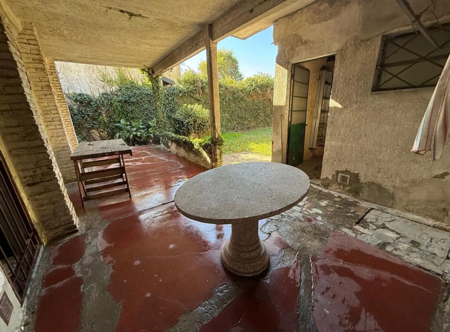 CASTELAR: VENTA CASA SOBRE LOTE PROPIO 3
