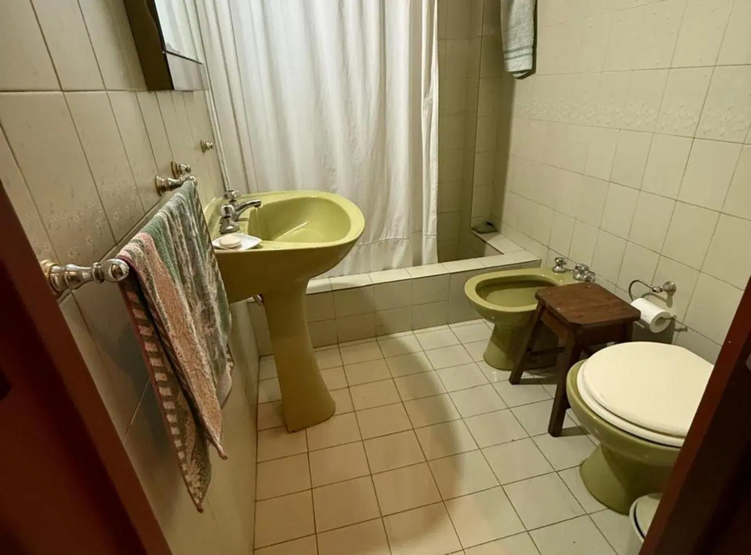 CASTELAR: VENTA CASA SOBRE LOTE PROPIO 2
