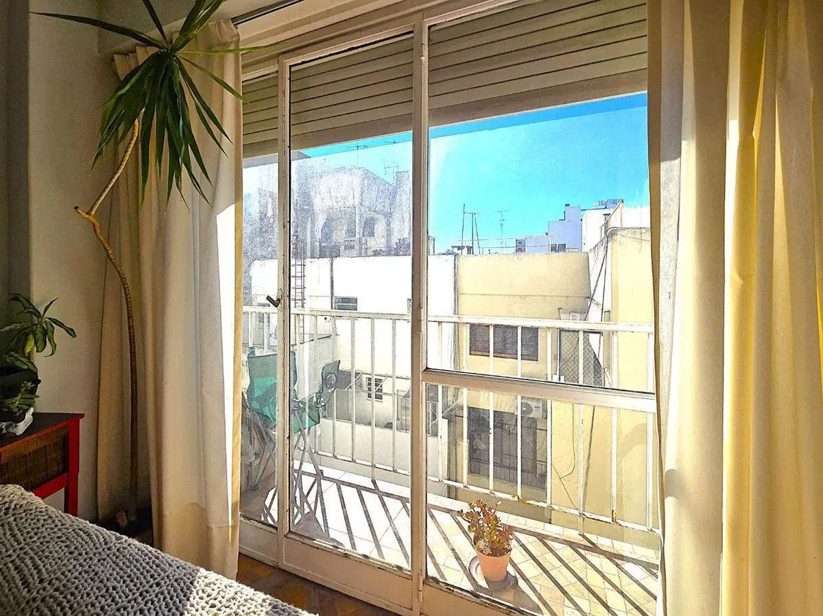 VENTA TRES AMBIENTES C/ BALCÓN EN TORRE COLEGIALES 8