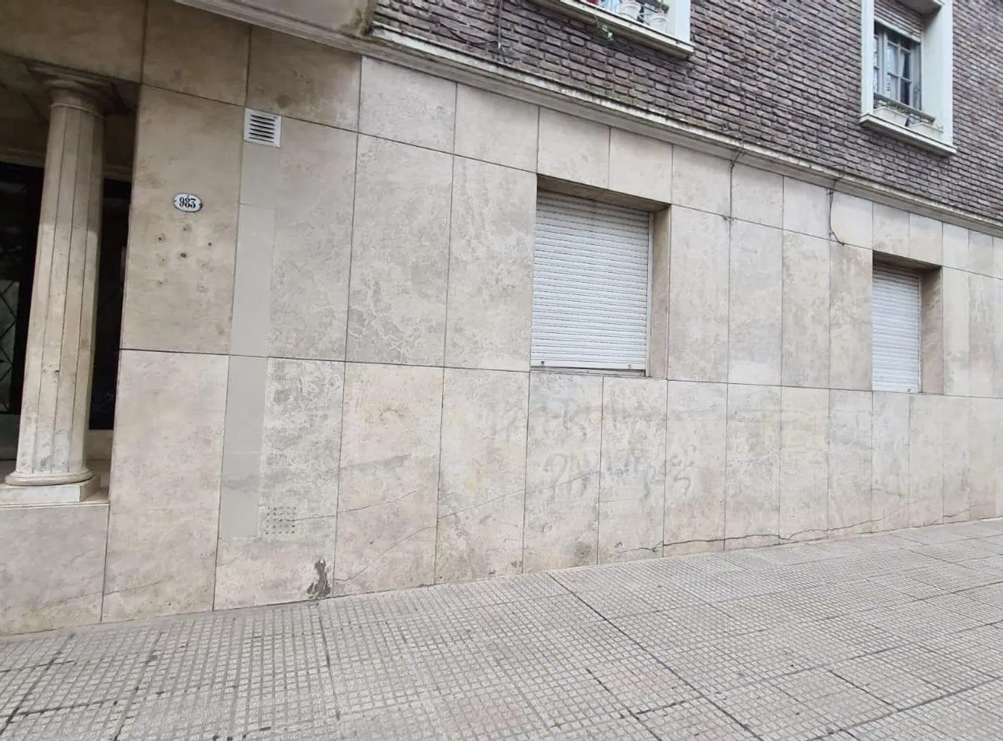 VENTA DEPTO 2 AMBIENTES  PB AL FRENTE PATIO 5
