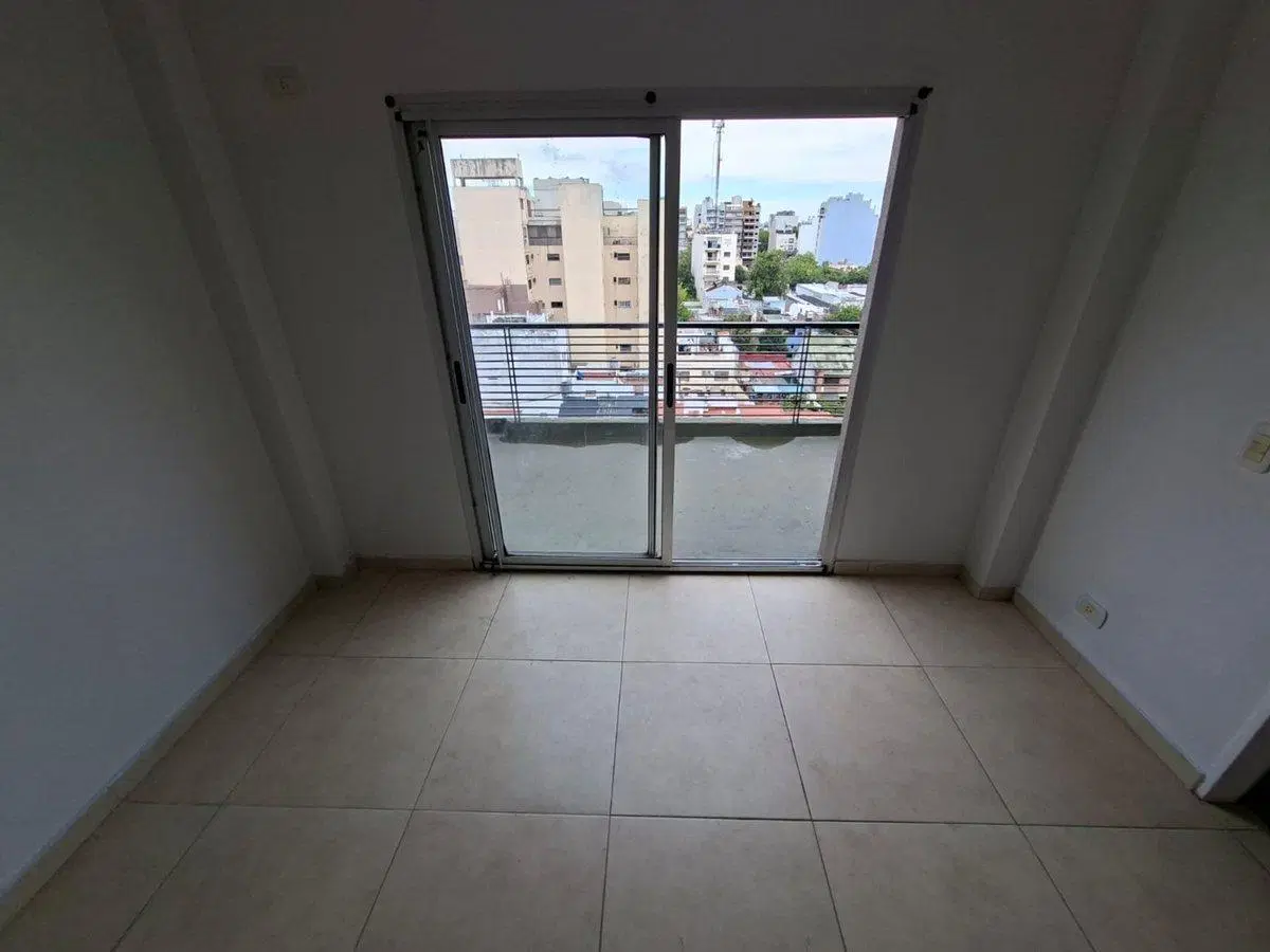 MONOAMBIENETE C/BALCON/EXCELENTE ESTADO/UBICACION! 8