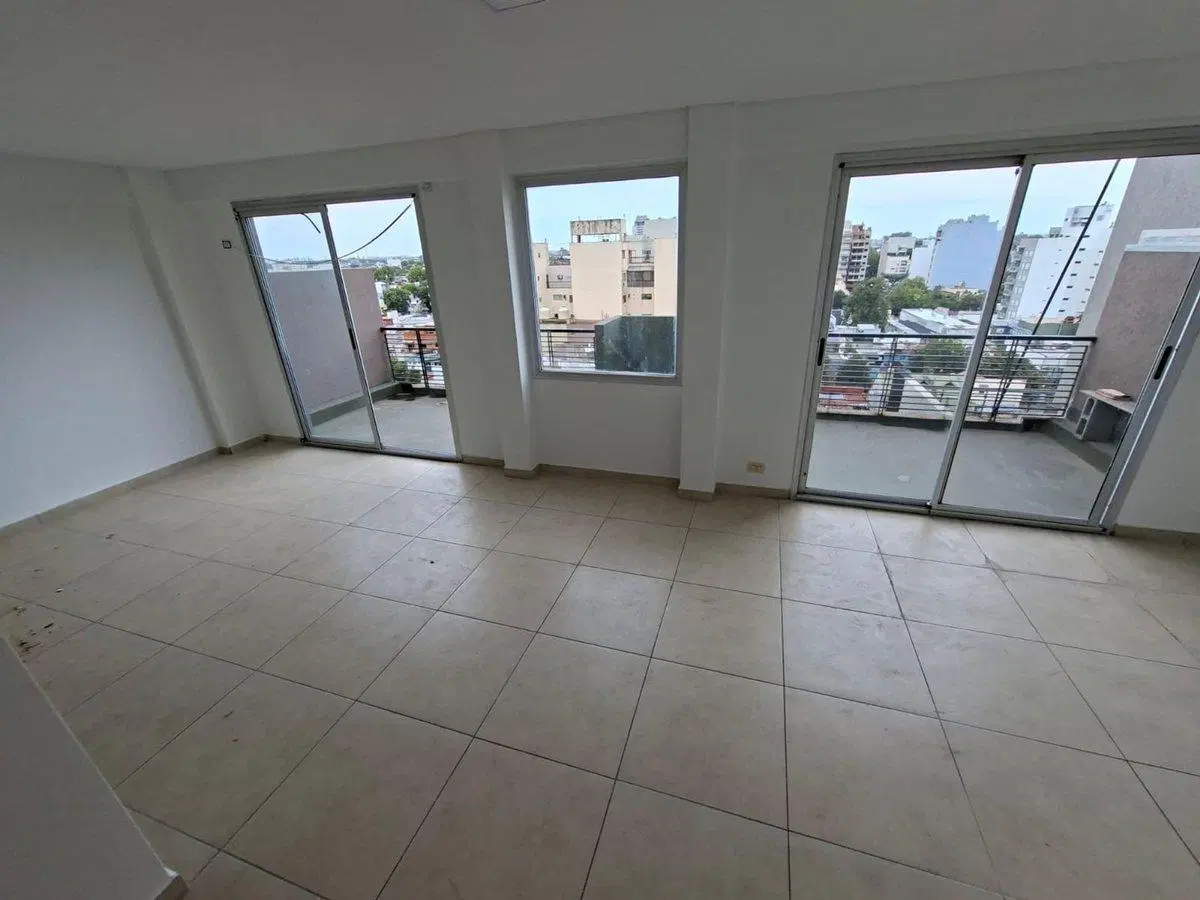 2/3AMBIENTES CON TERRAZA EXCLUSIVA-ACEPTA PERMUTA! 3