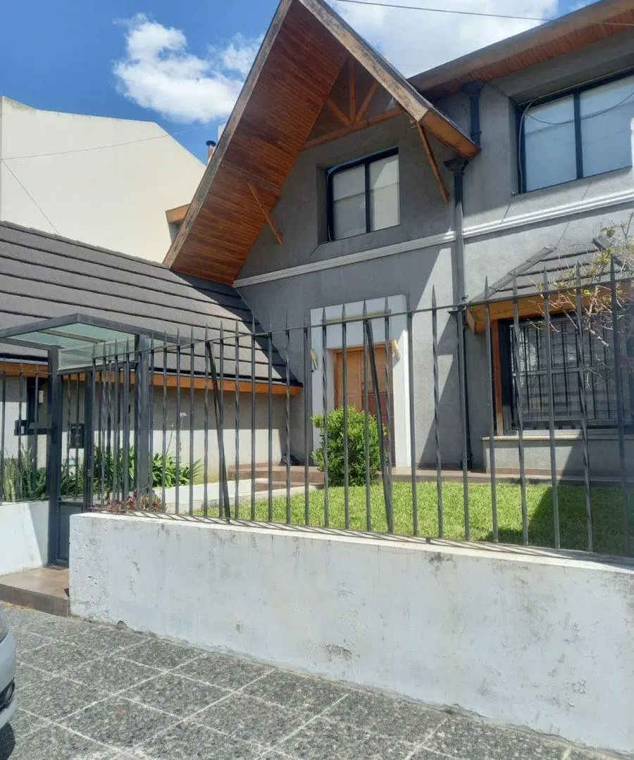 VENTA CHALET  4 AMBIENTES, M. MORENO 700 MORON 2
