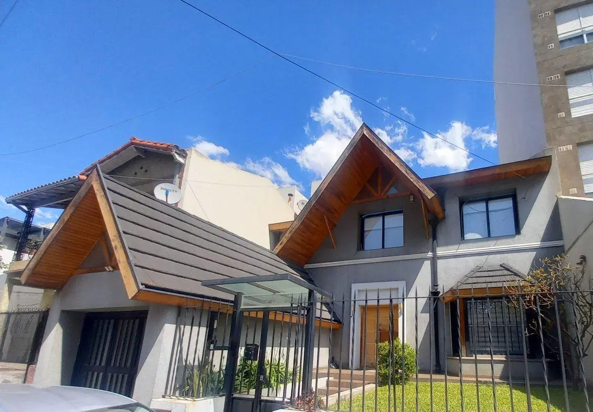 VENTA CHALET  4 AMBIENTES, M. MORENO 700 MORON 3