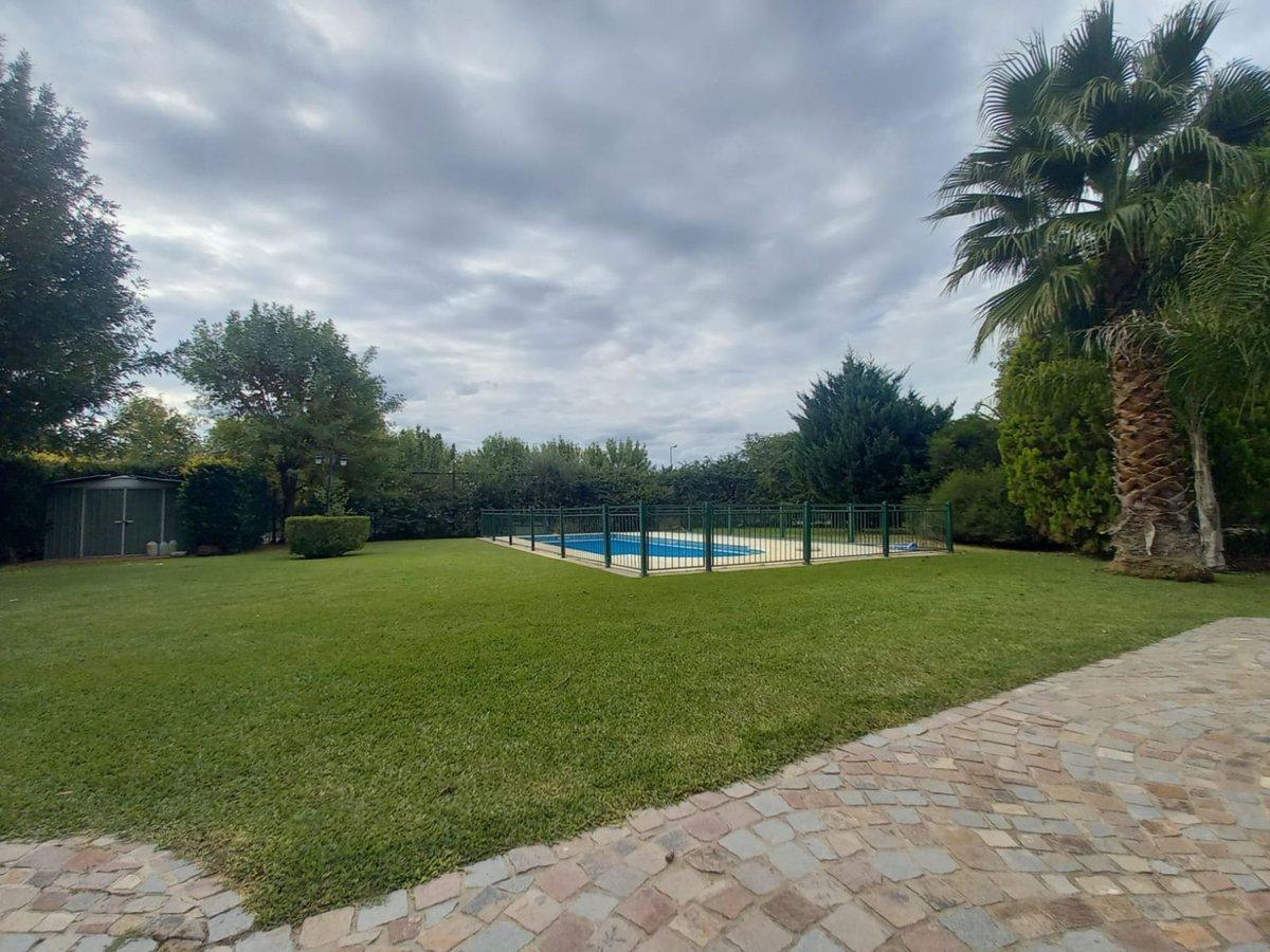 Foto de CASA EN VENTA , B ° LUJAN DEL SOL, CON PILETA, imagen 5