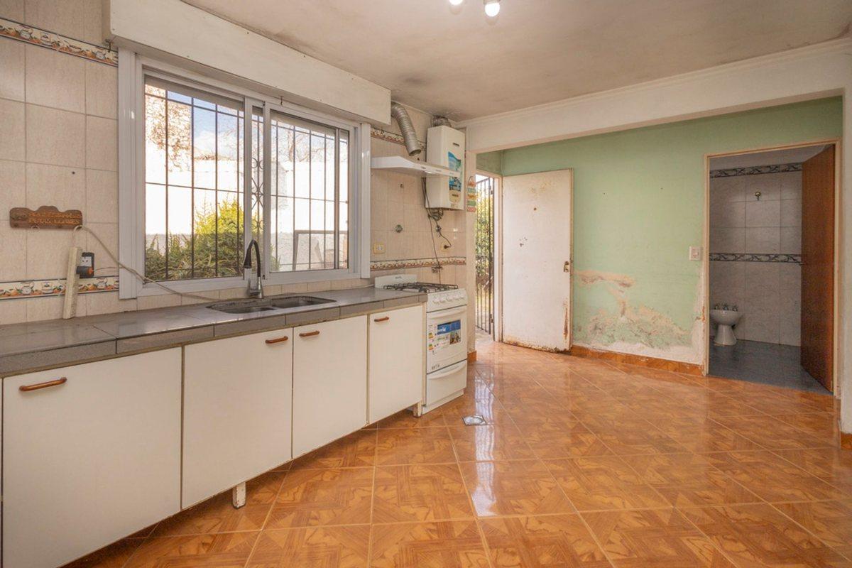 Foto de Oportunidad única en La Reja Comoda casa, luminosa, imagen 3