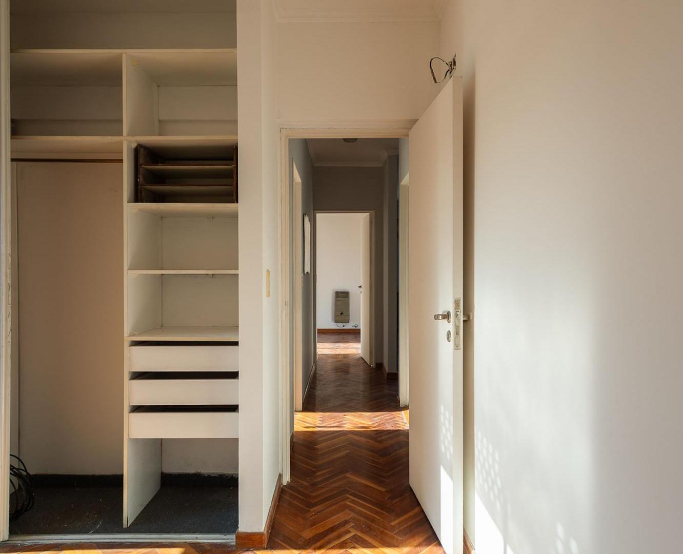 Foto de VILLA SANTA RITA: VENTA 4 AMB+COCHERA PISO ALTO, imagen 4
