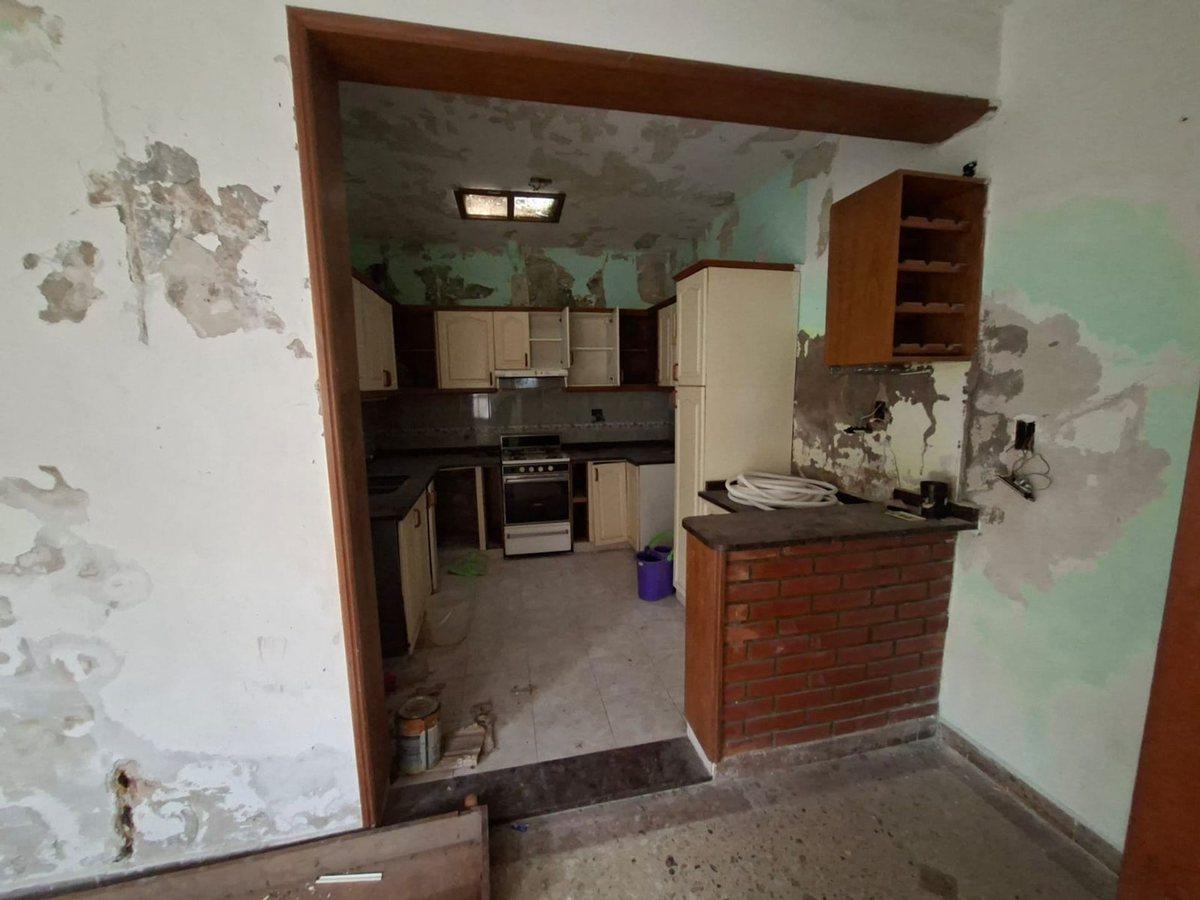 Foto de CASA 4 AMBIE/C/TERRAZA A RECICLAR /MUCHO POTENCIAL, imagen 4
