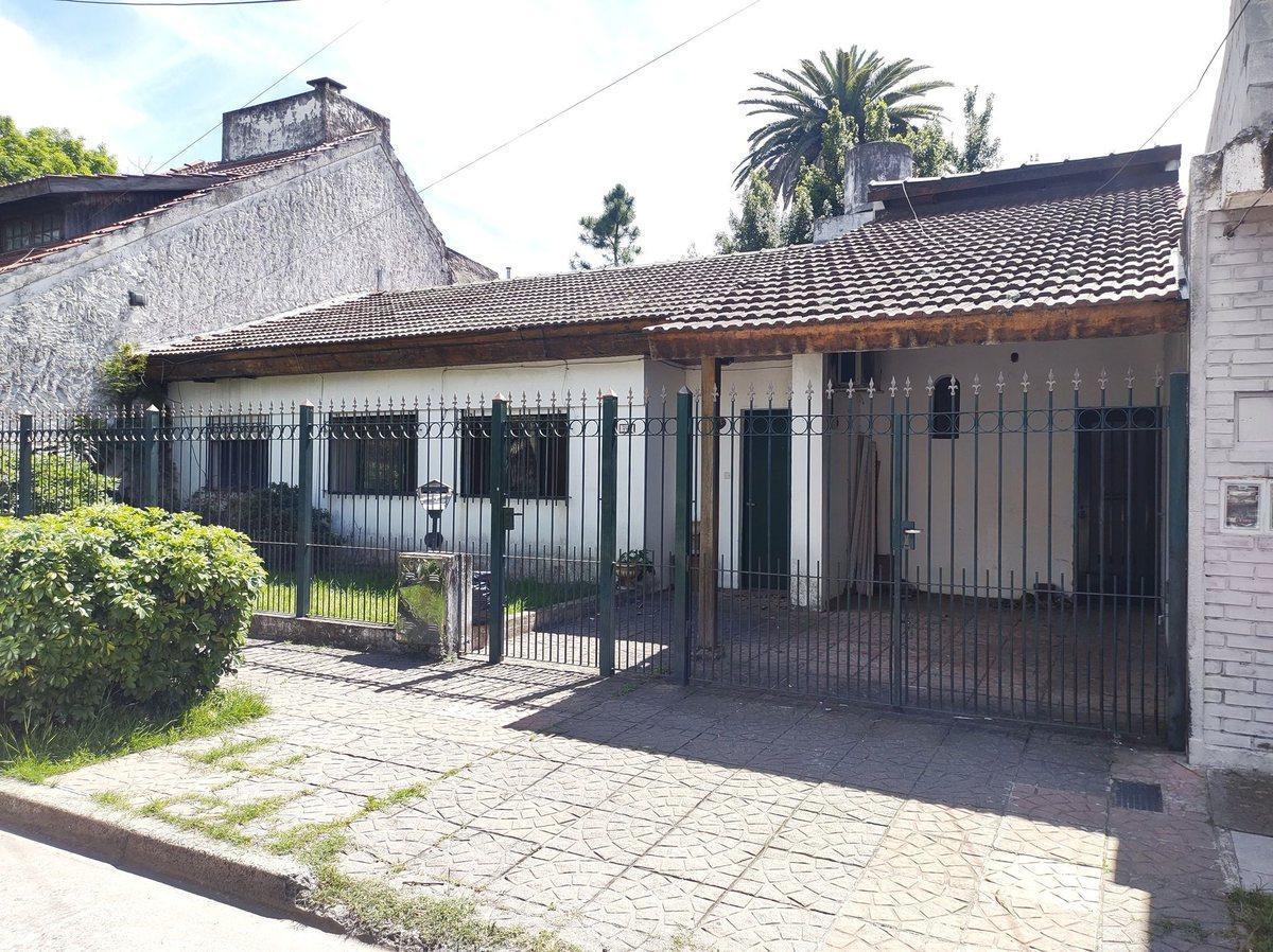 Foto de VENTA CASA 4 AMB, JARDIN, COCH EN HAEDO, HERMOSA!!, imagen 4