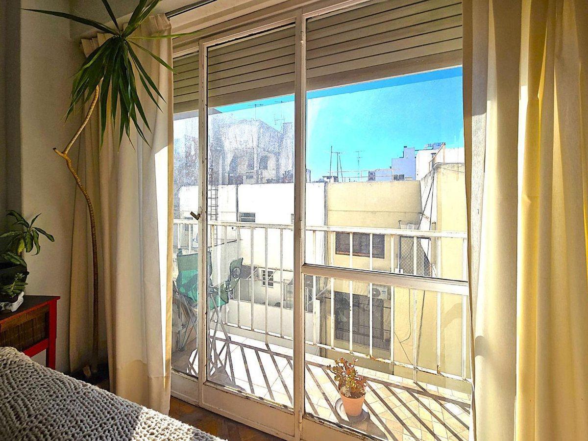 Foto de VENTA TRES AMBIENTES C/ BALCÓN EN TORRE COLEGIALES, imagen 3