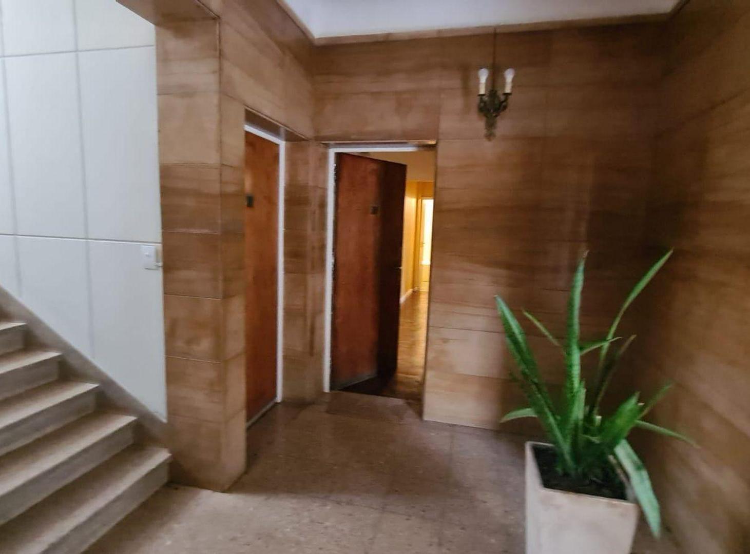 Foto de VENTA DEPTO 2 AMB PB AL FRENTE PATIO APTO/PROF, imagen 4