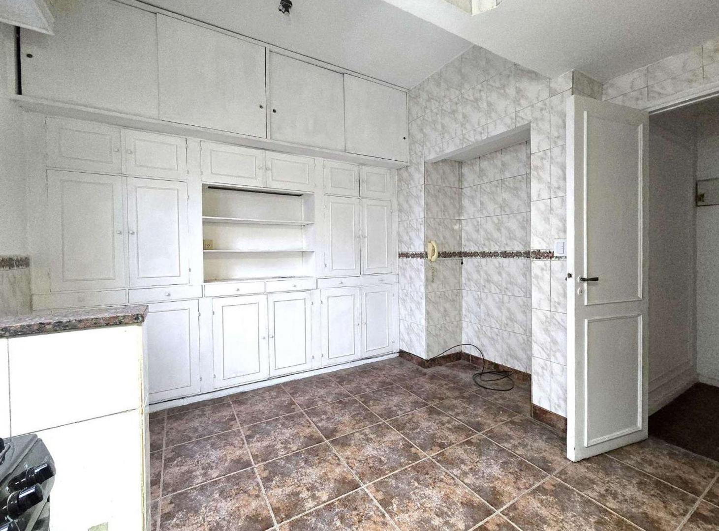 Foto de VENTA TRES AMBIENTES DIVIDIDO EN ALMAGRO, imagen 2