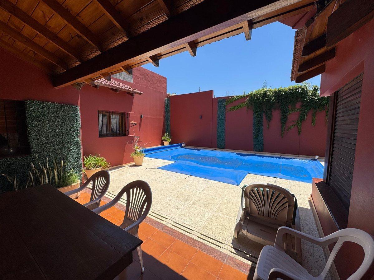 Foto de CASA 5/AMB+ESCRITORIO/GARAJE/PATIO/PILETA/QUINCHO!, imagen 5
