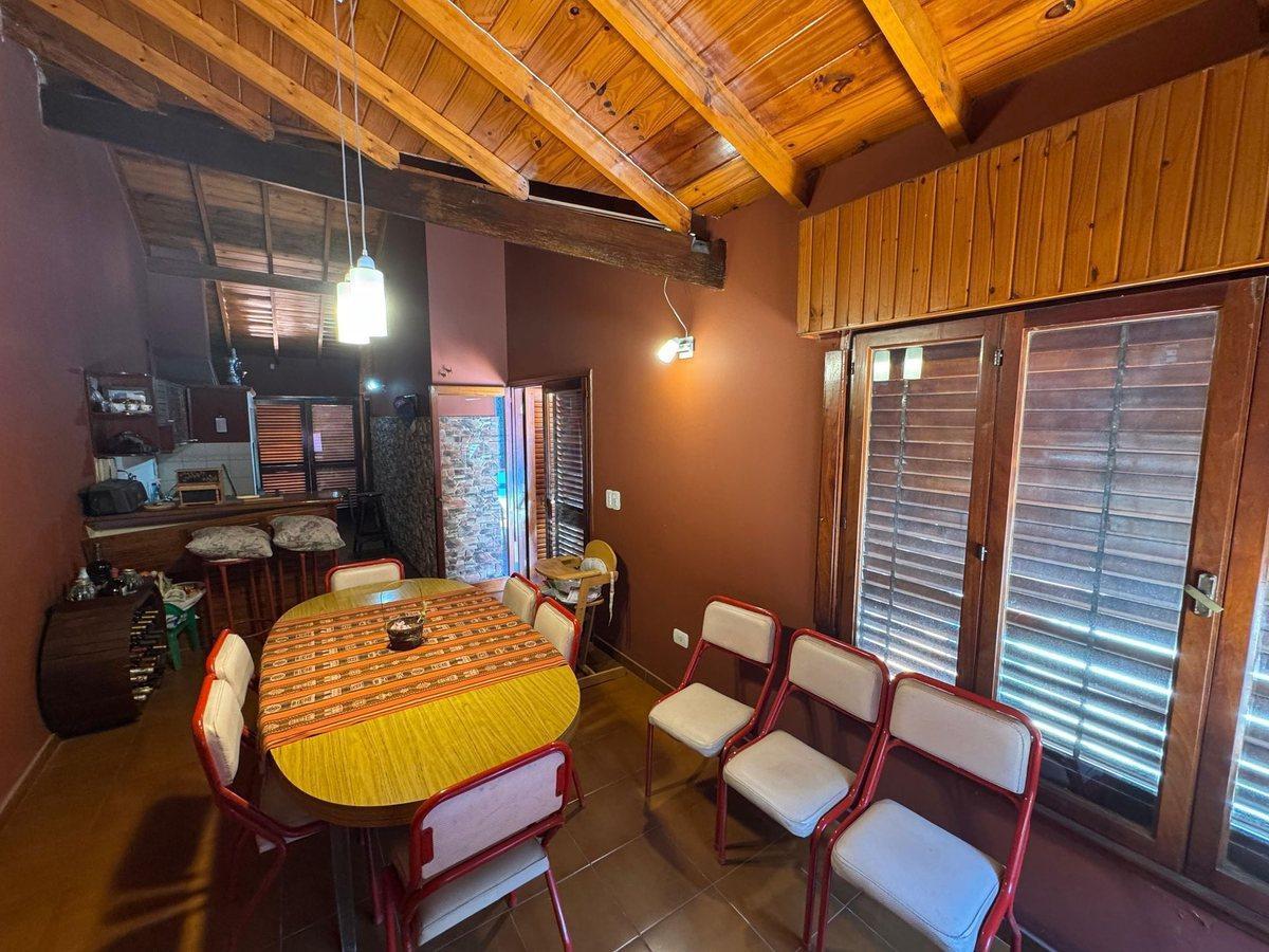 Foto de CASA 5/AMB+ESCRITORIO/GARAJE/PATIO/PILETA/QUINCHO!, imagen 3