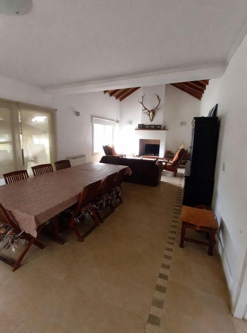 Foto de CASA EN VENTA , B ° LUJAN DEL SOL, CON PILETA, imagen 3
