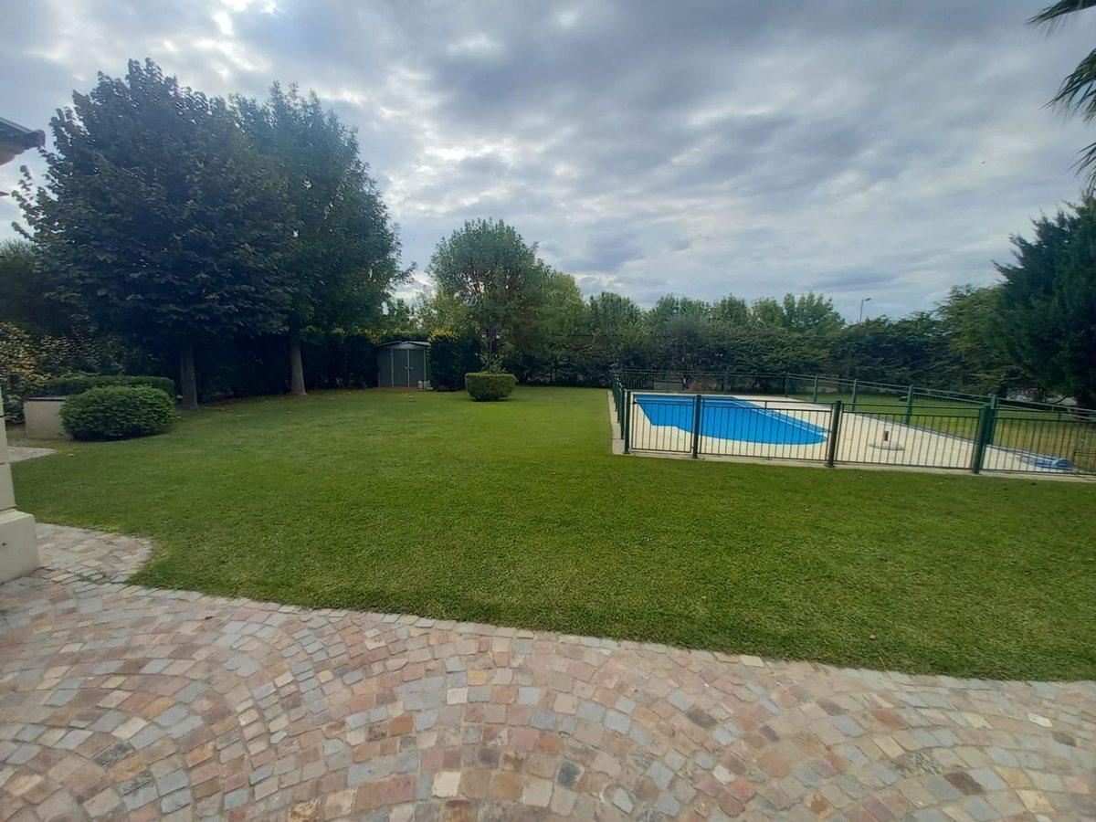 Foto de CASA EN VENTA , B ° LUJAN DEL SOL, CON PILETA, imagen 4