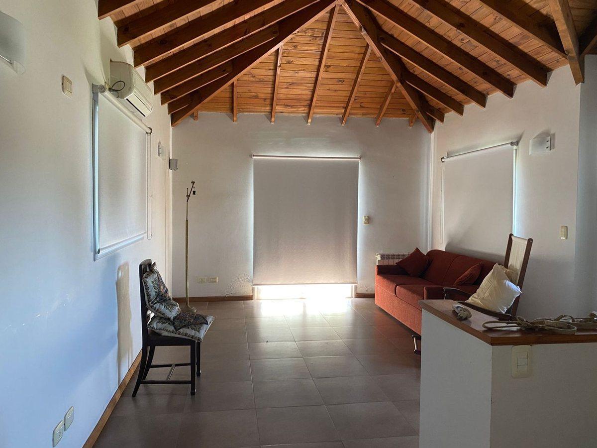 Foto de CASA EN VENTA , B ° LUJAN DEL SOL, CON PILETA, imagen 5