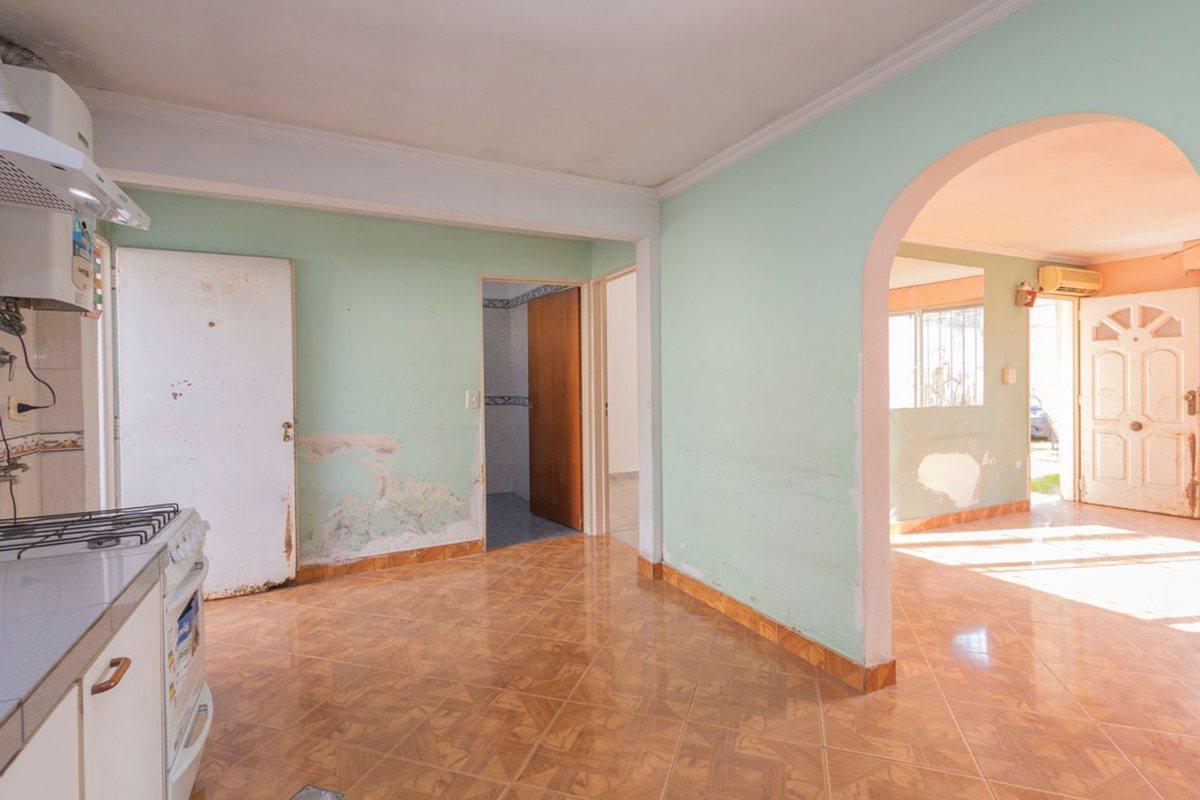 Foto de Oportunidad única en La Reja Comoda casa, luminosa, imagen 2